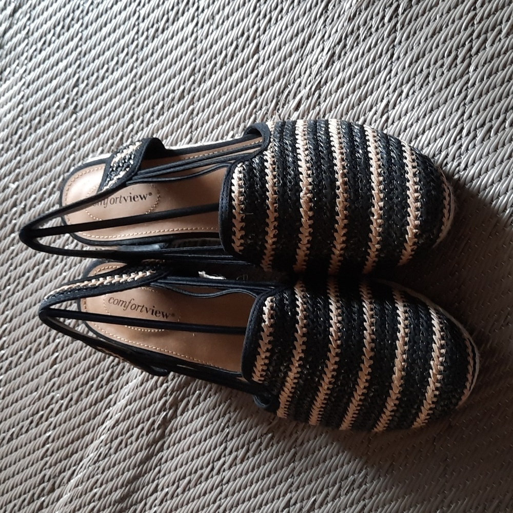 Woven wedge sandals